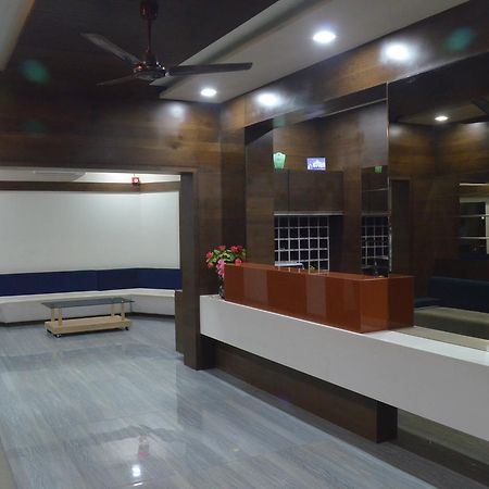 דיו Hotel Samrat מראה חיצוני תמונה