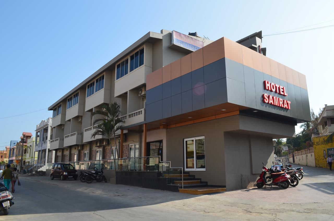 דיו Hotel Samrat מראה חיצוני תמונה