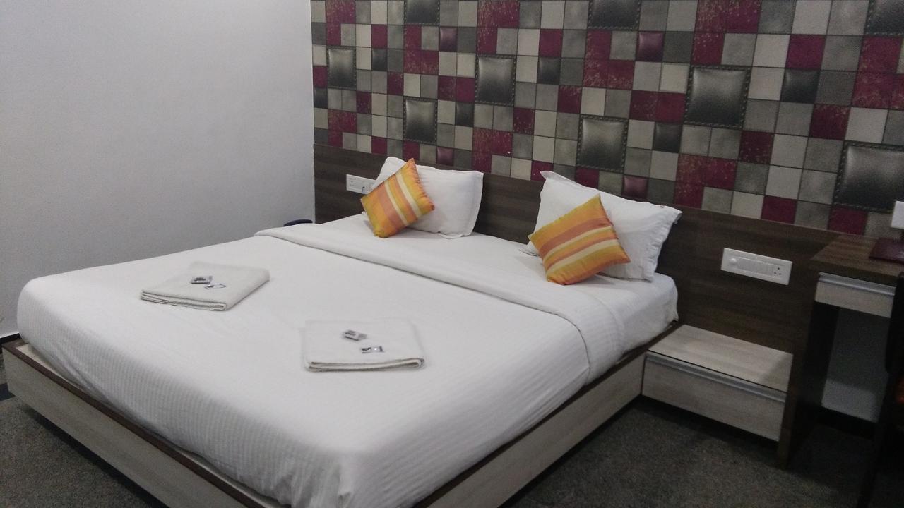 דיו Hotel Samrat מראה חיצוני תמונה