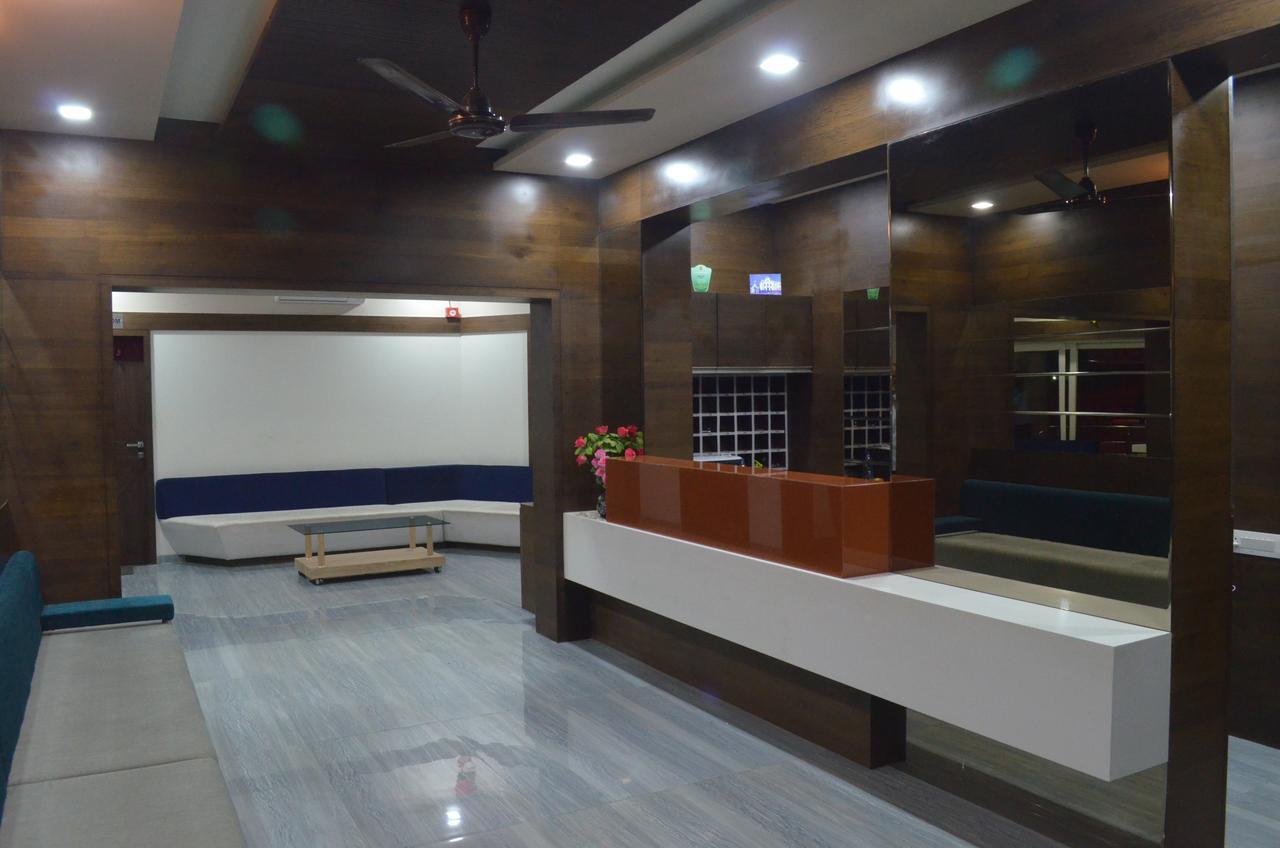דיו Hotel Samrat מראה חיצוני תמונה