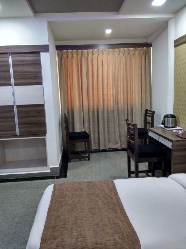 דיו Hotel Samrat מראה חיצוני תמונה