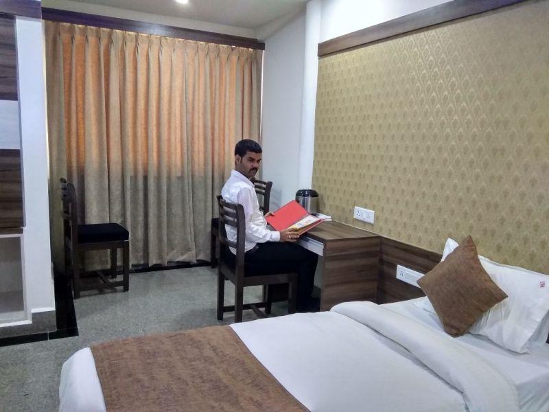 דיו Hotel Samrat מראה חיצוני תמונה