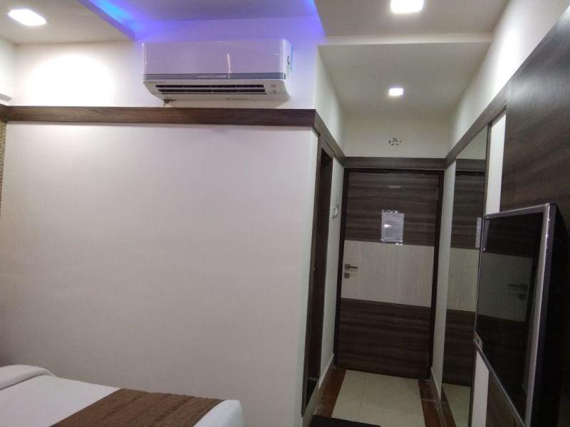 דיו Hotel Samrat מראה חיצוני תמונה